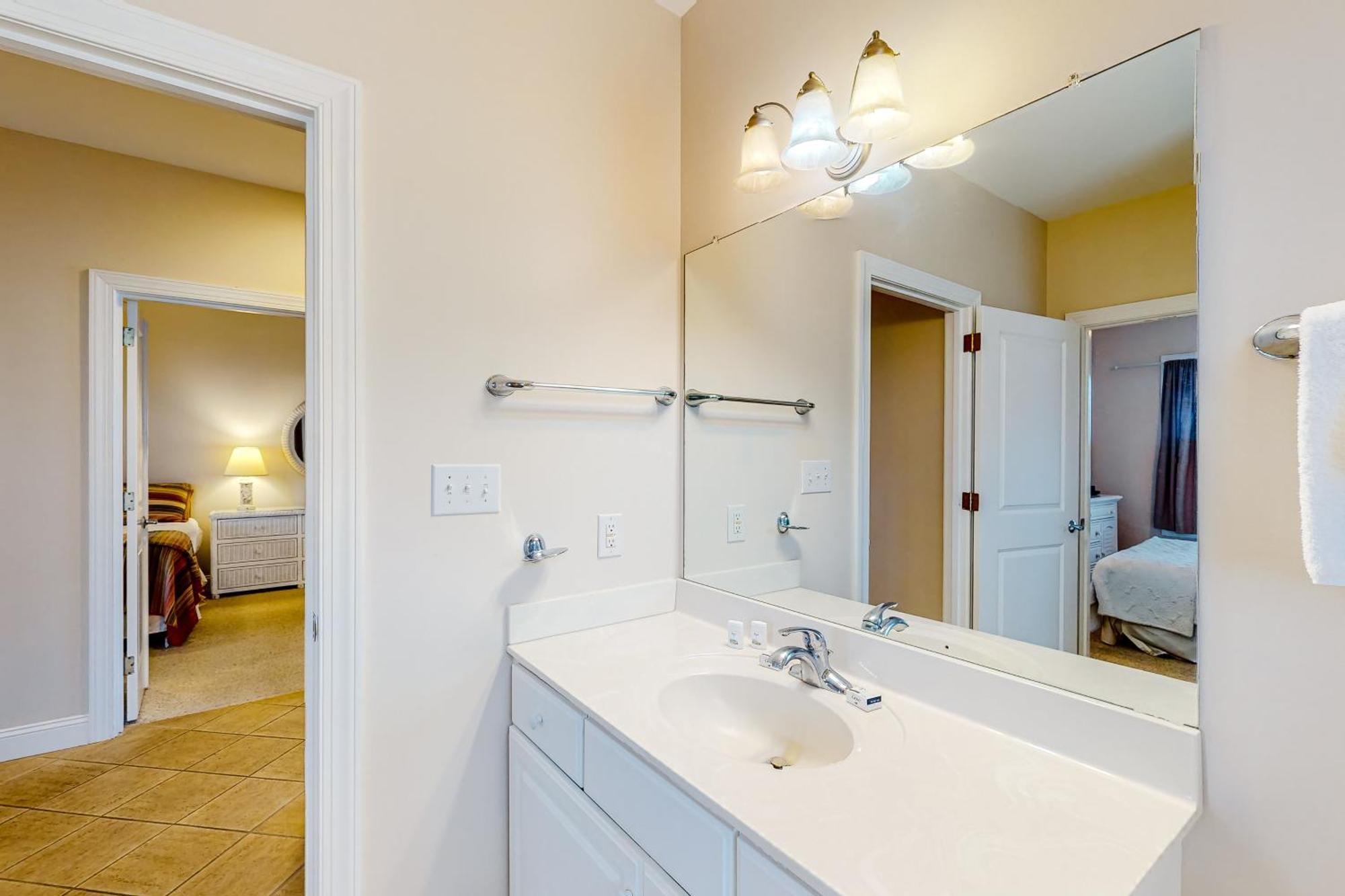 Shutters Villa Pine Knoll Shores Room photo