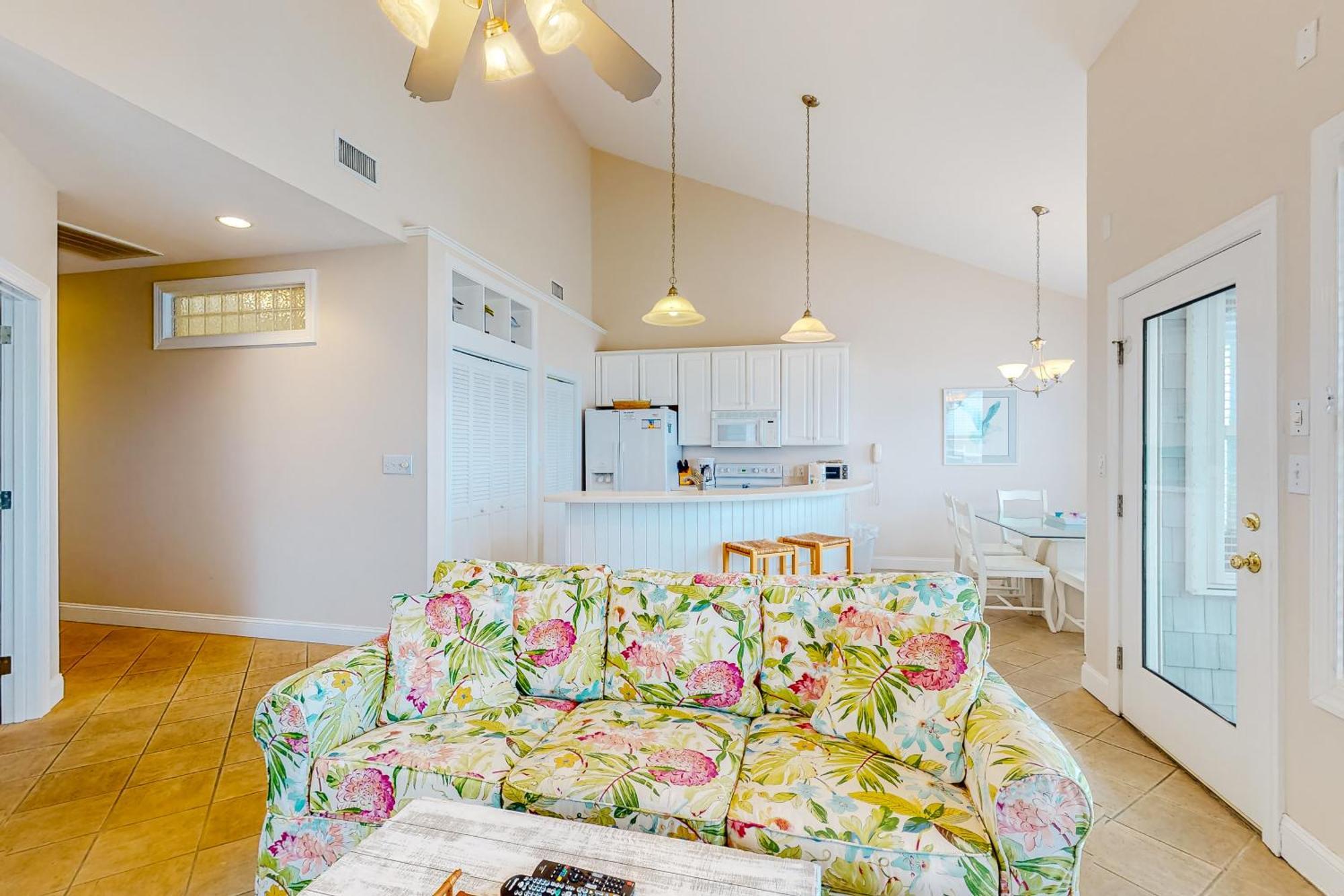 Shutters Villa Pine Knoll Shores Room photo