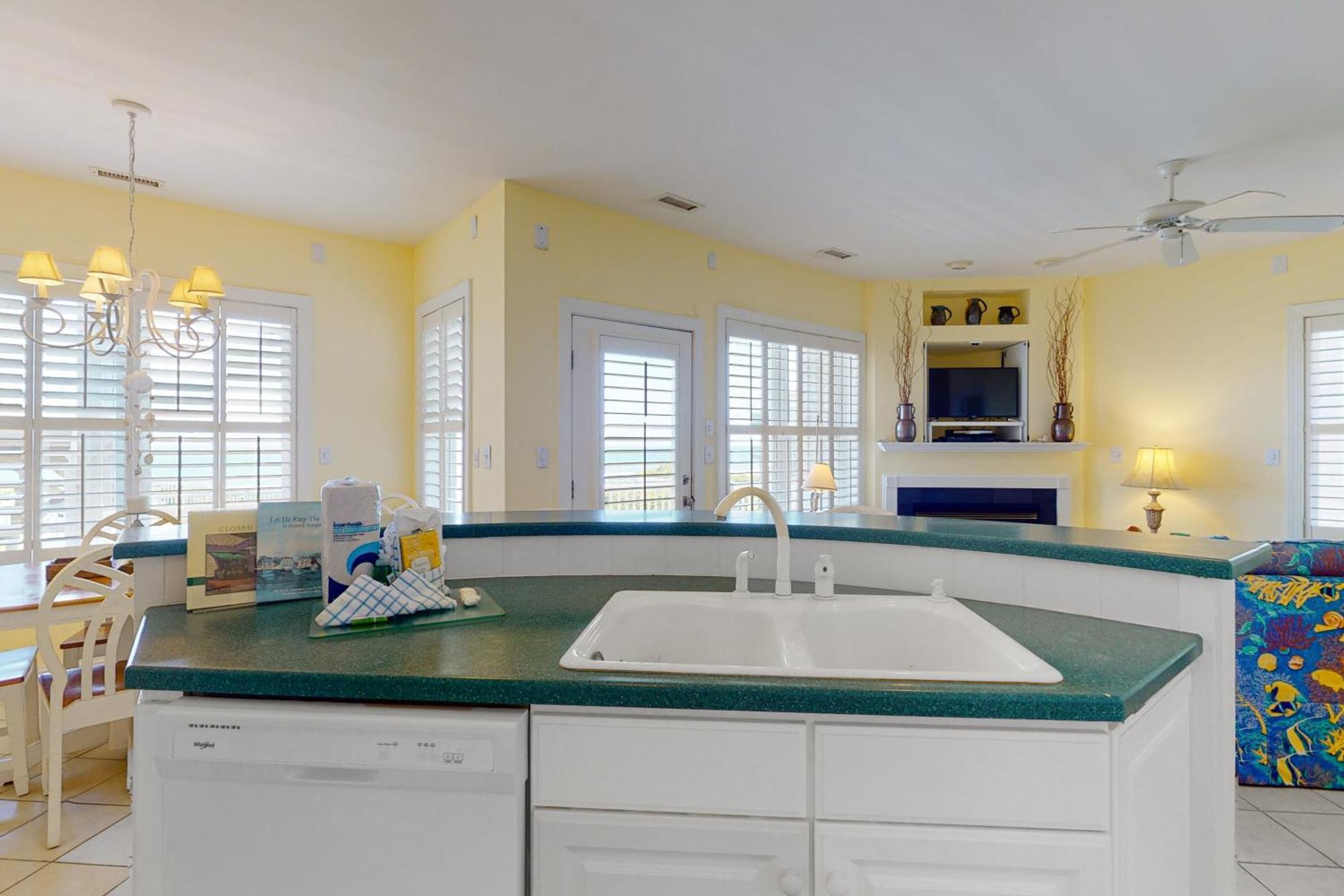 Shutters Villa Pine Knoll Shores Room photo
