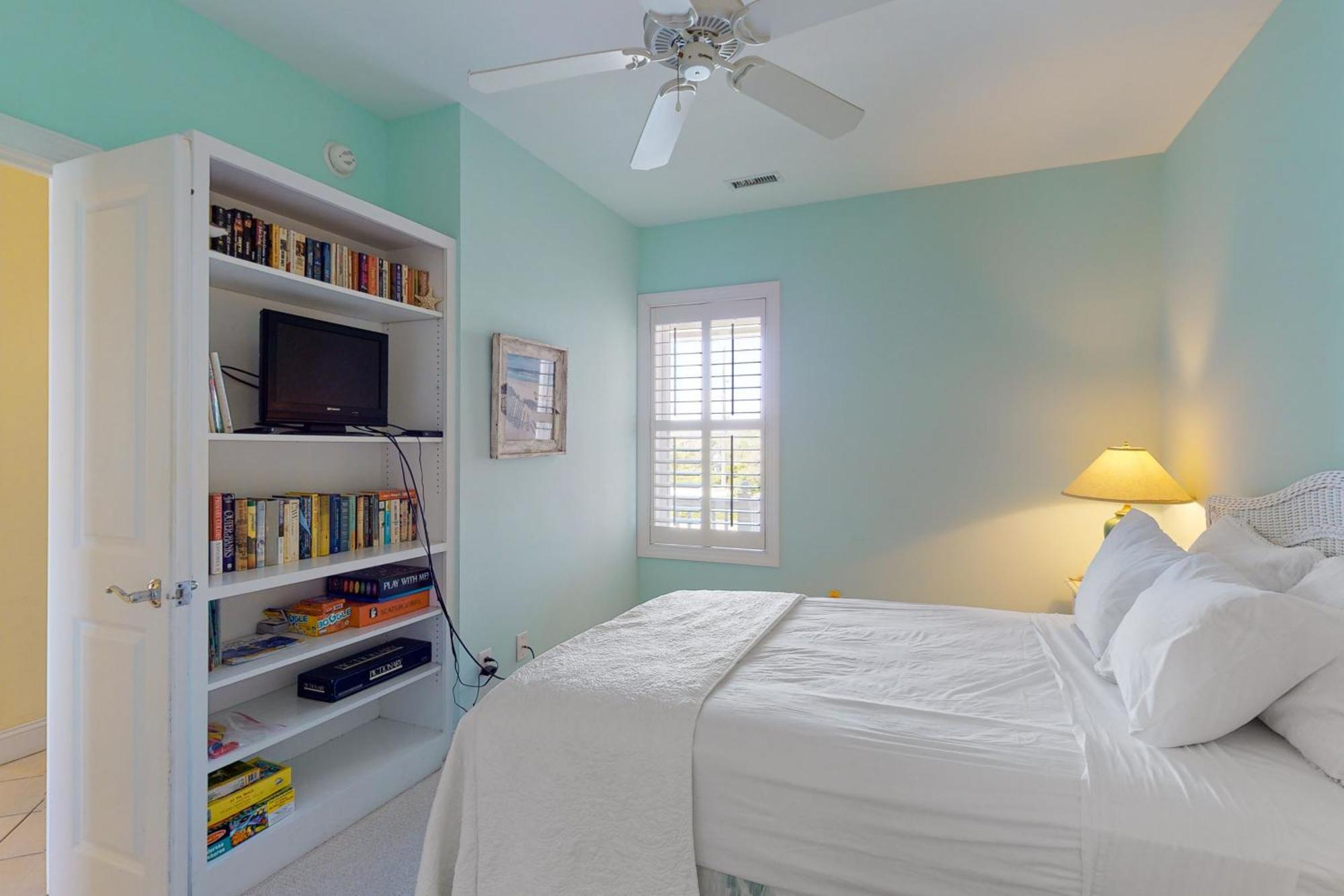Shutters Villa Pine Knoll Shores Room photo